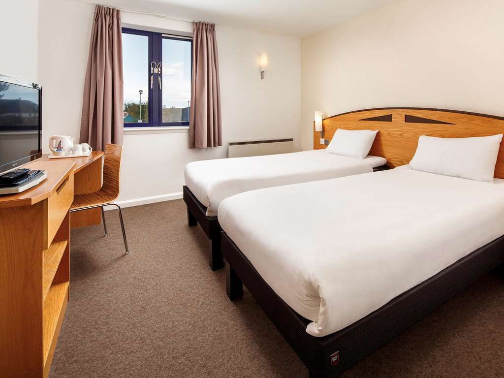 Ibis Rotherham East - Room photo